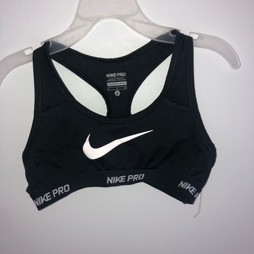 Girls Nike Pro sports bra